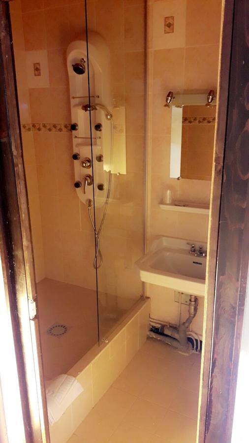 Hotel Le Chalet Sembadel Ngoại thất bức ảnh