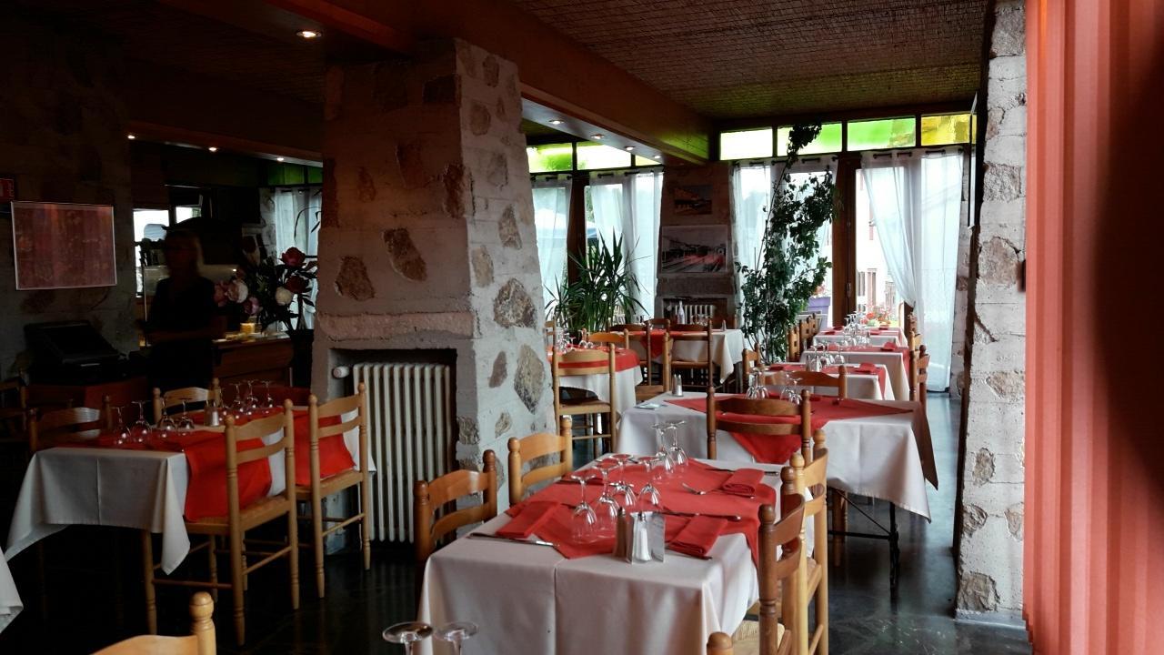 Hotel Le Chalet Sembadel Ngoại thất bức ảnh